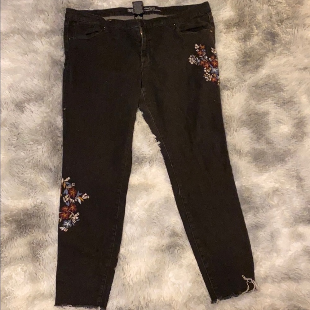Floral embroidered back jeans!